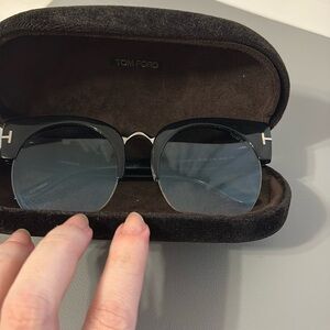 Tom Ford Oval Sunglasses with case